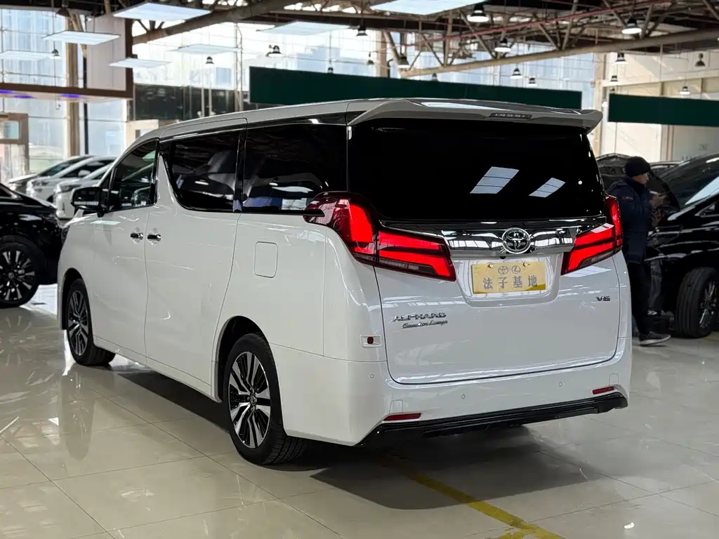 Toyota Alphard 2019 — фото 24