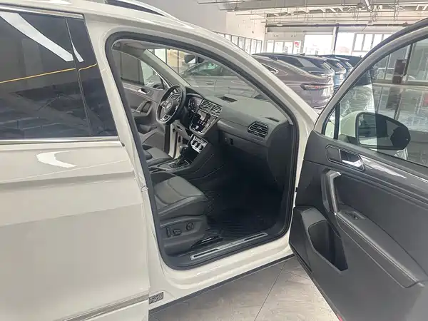 Volkswagen Tiguan L 2021