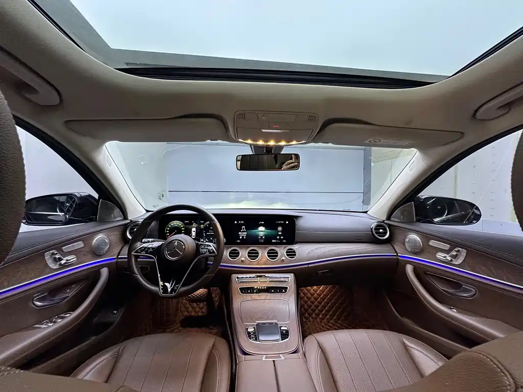 Mercedes-Benz E-Class 2023 — фото 9