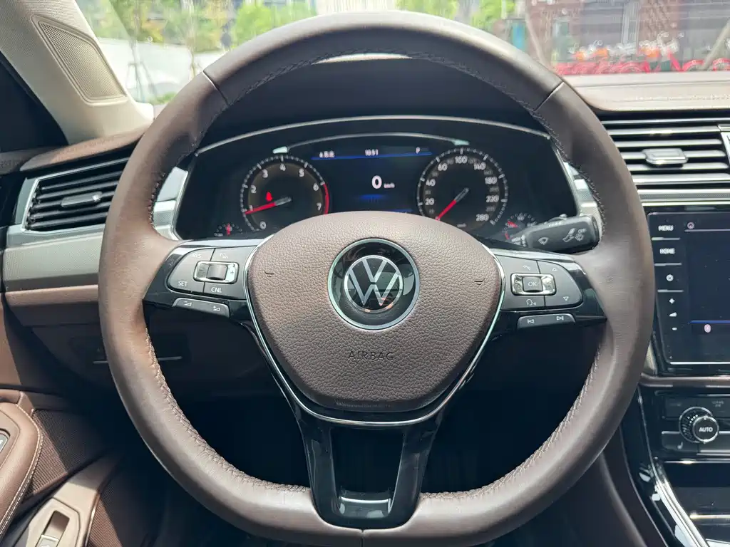 Volkswagen Phideon 2022 — фото 15