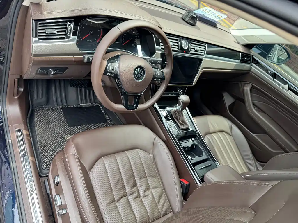 Volkswagen Phideon 2022 — фото 11
