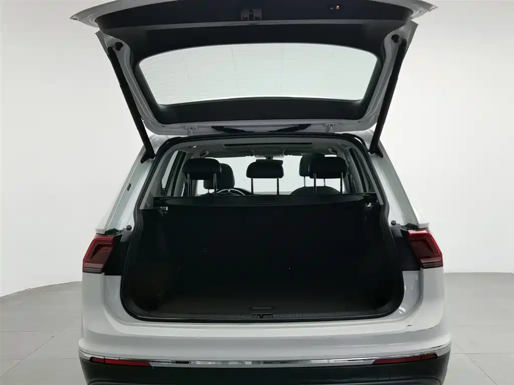 Volkswagen Tiguan L 2017 — фото 16