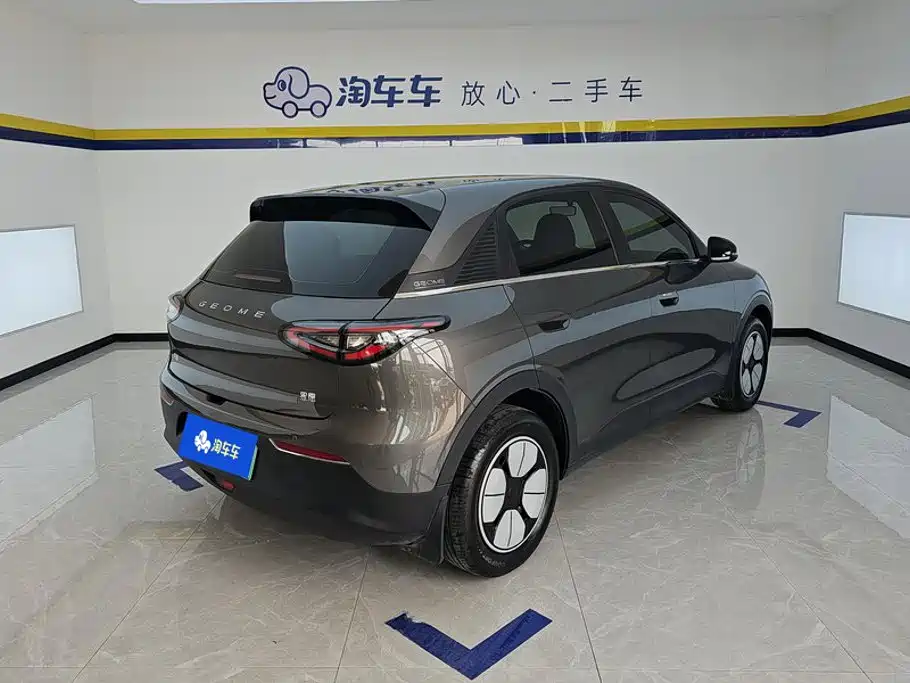 Geely Galaxy Starwish 2025 — фото 3