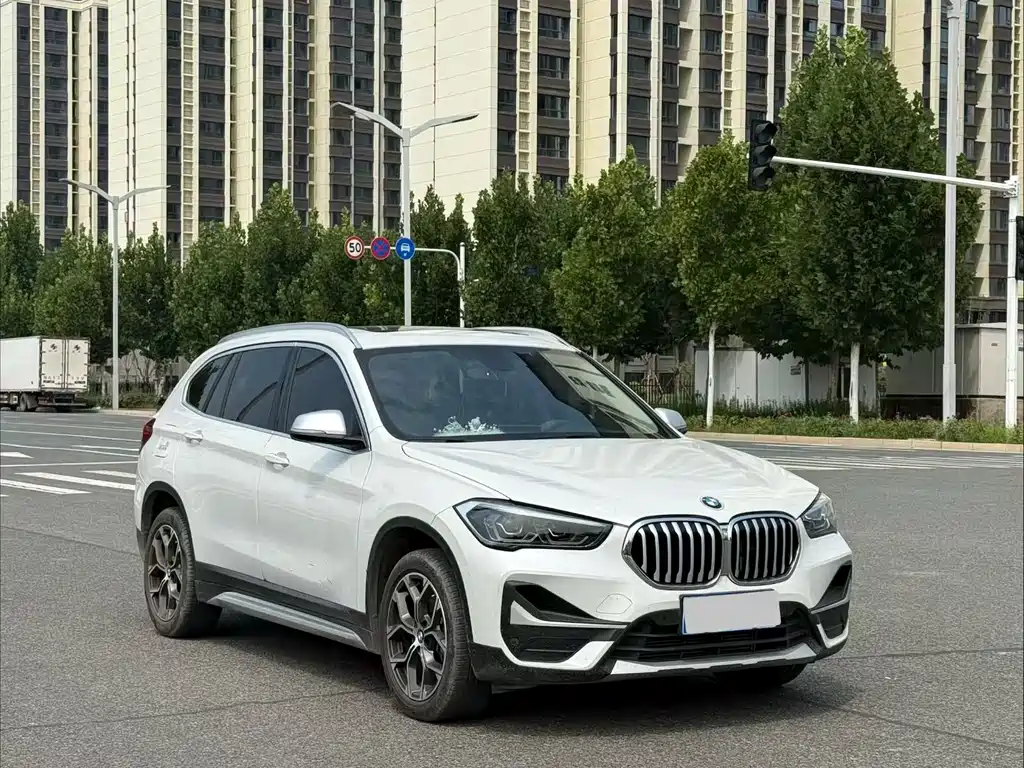 BMW X1 2021 — фото 1