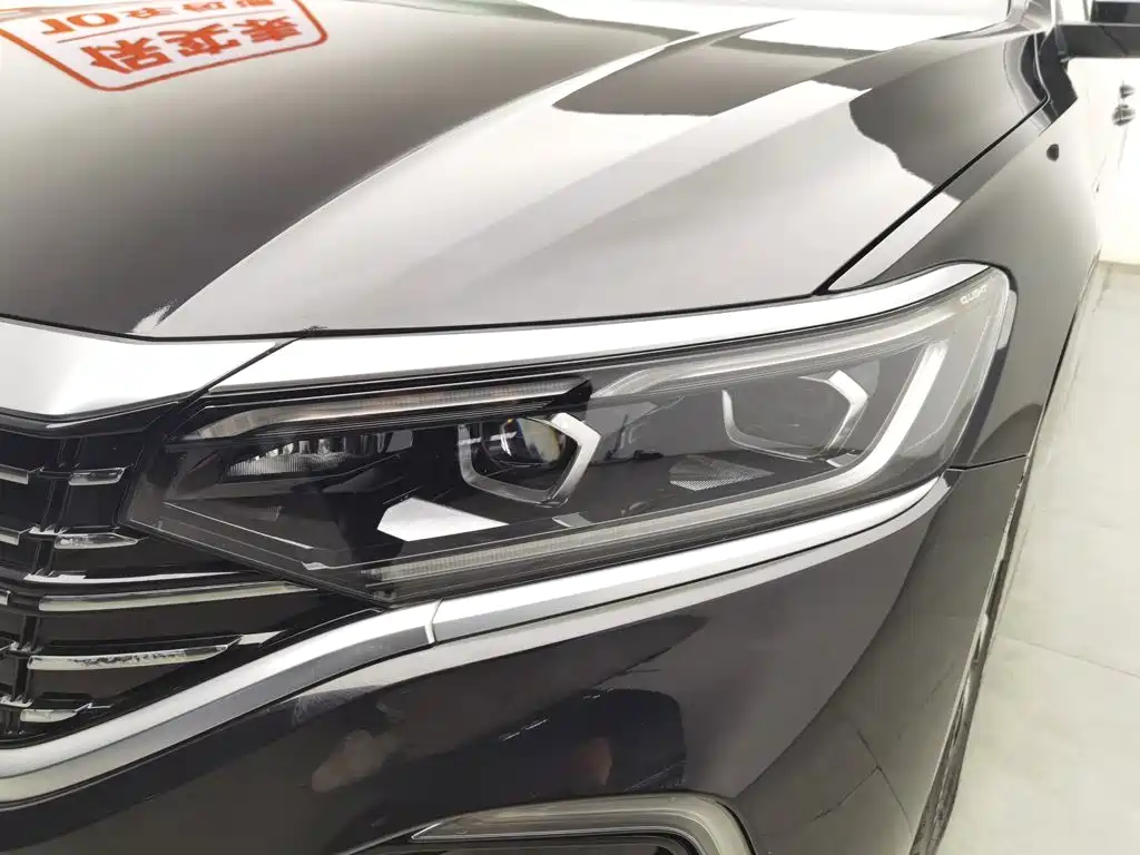 Volkswagen Passat Plug-In Hybrid 2023 — фото 7