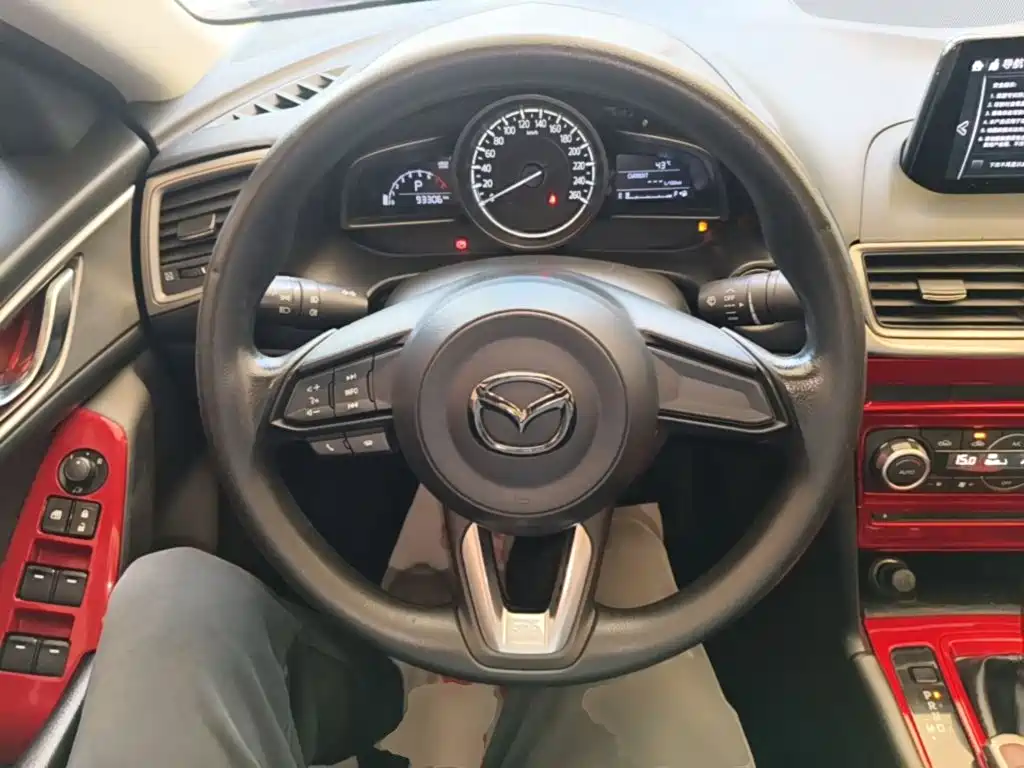 Mazda 3 Axela 2017 — фото 11