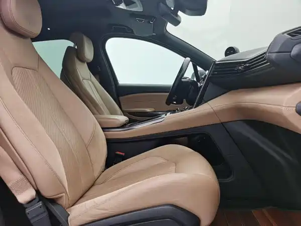 NIO ES6 2020