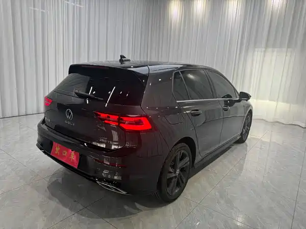 Volkswagen Golf 2024
