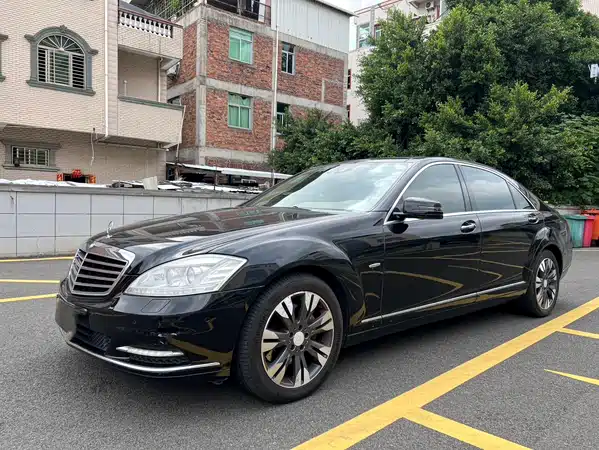 Mercedes-Benz S-Class 2012