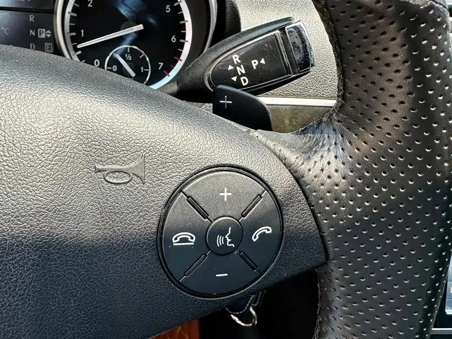 Mercedes-Benz R-Class 2015 — фото 25