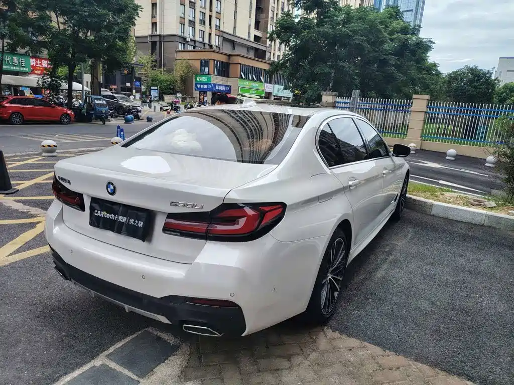 BMW 5 Series 2023