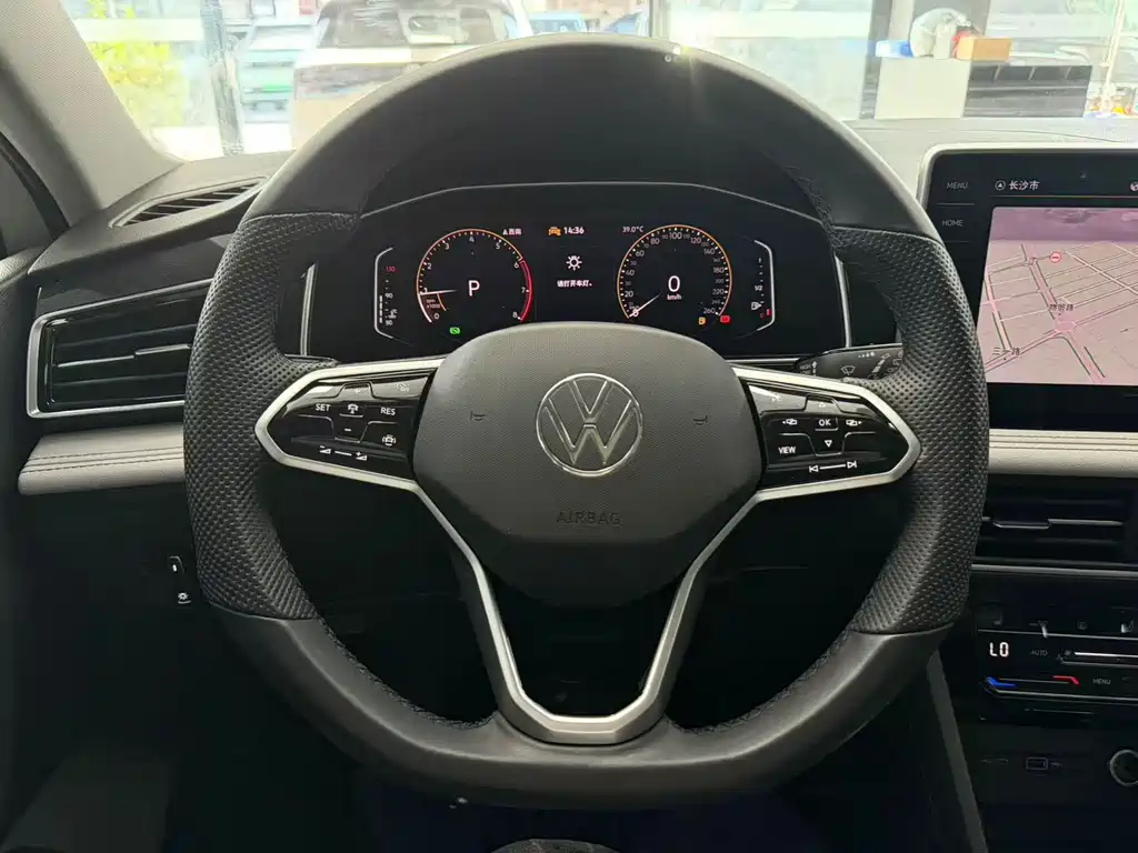 Volkswagen Tiguan L 2022 — фото 10
