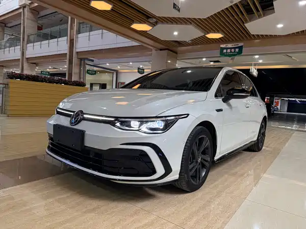 Volkswagen Golf 2023