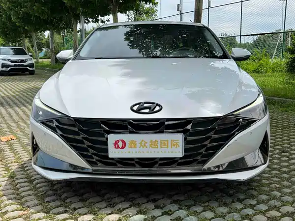 Hyundai Elantra 2022
