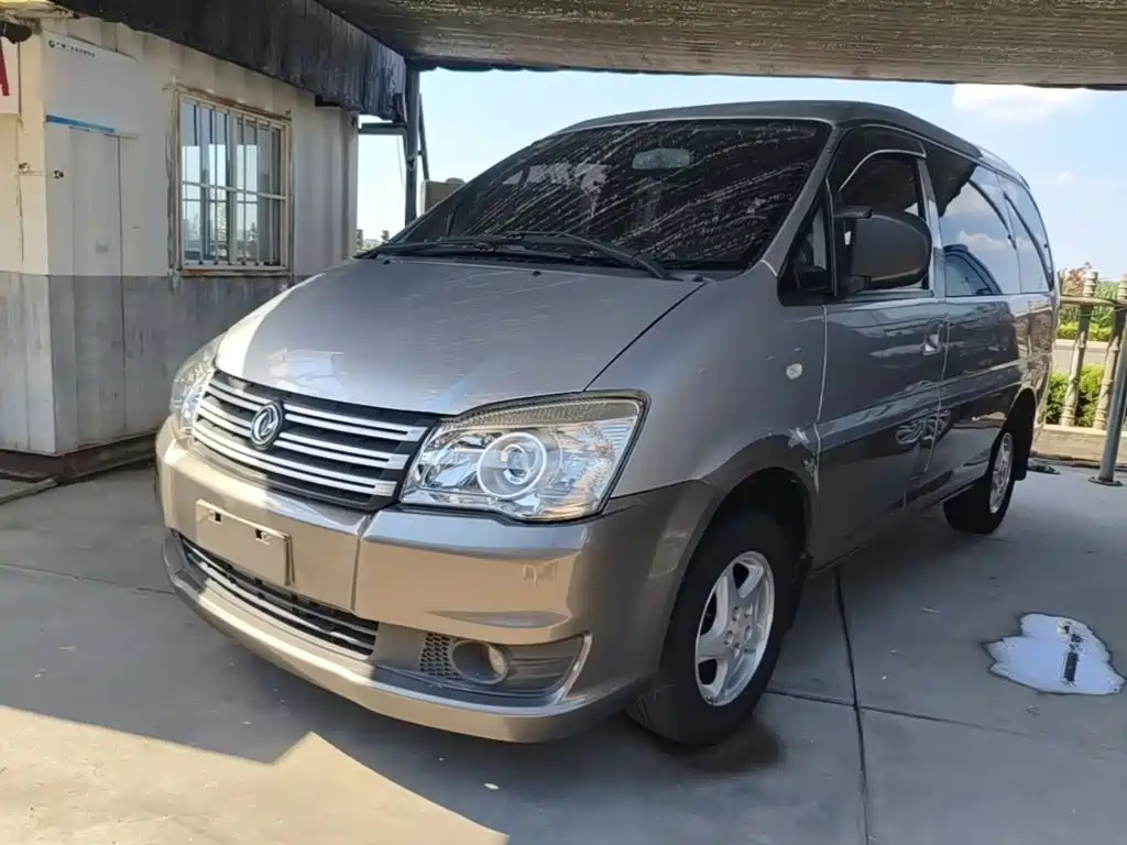 Dongfeng Lingzhi 2015
