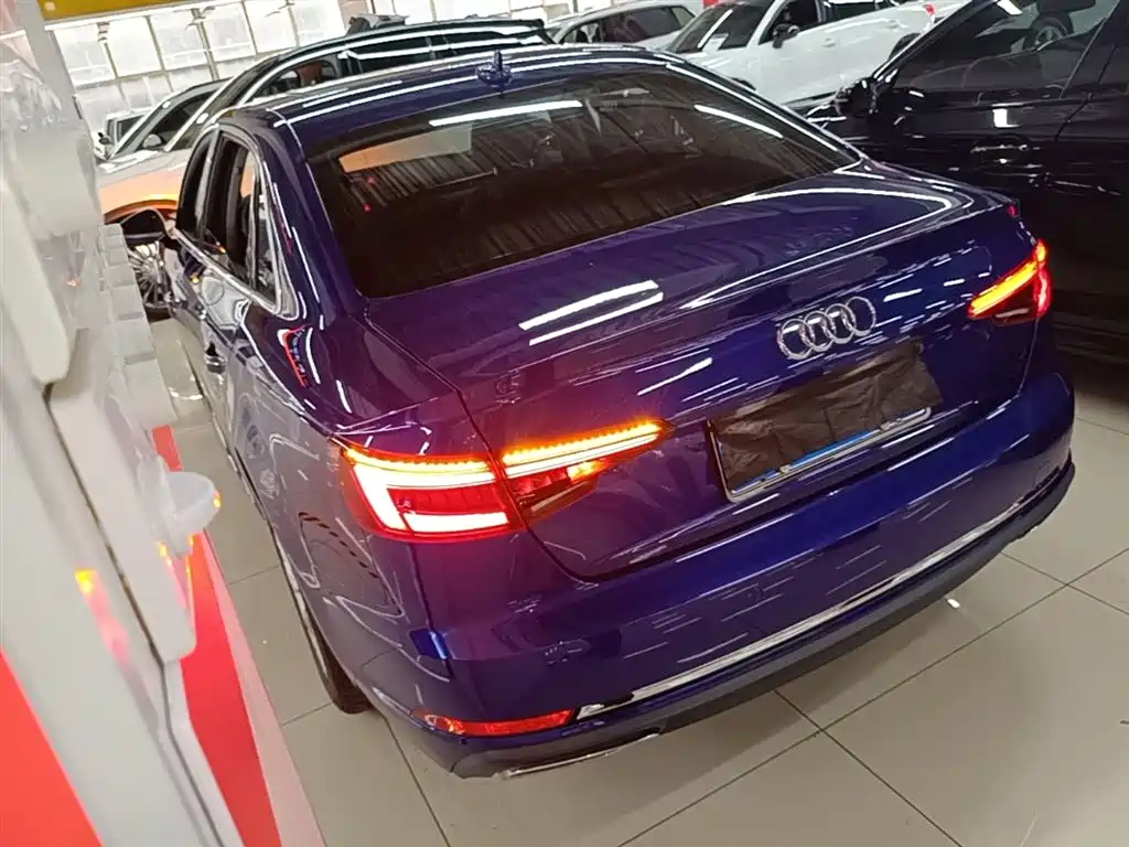 Audi A4L 2020 — фото 5