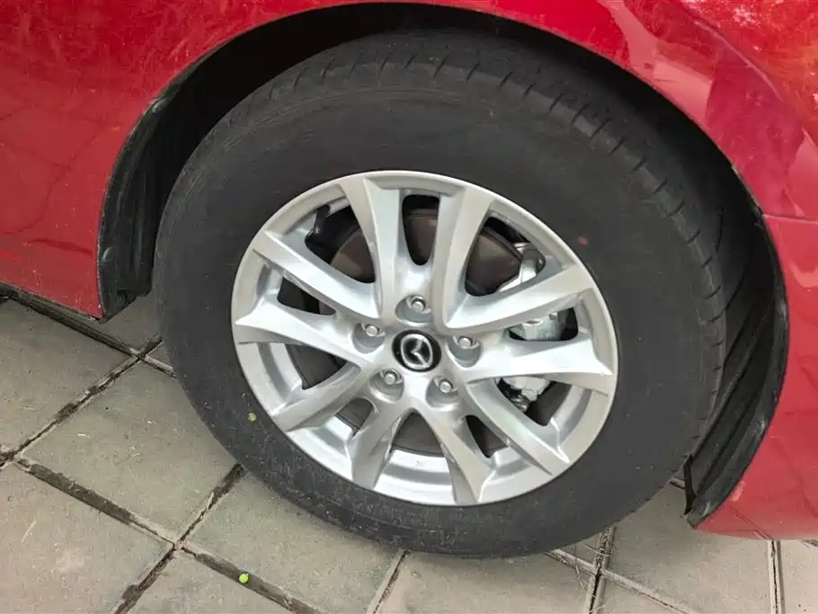 Mazda 3 Axela 2017 — фото 6