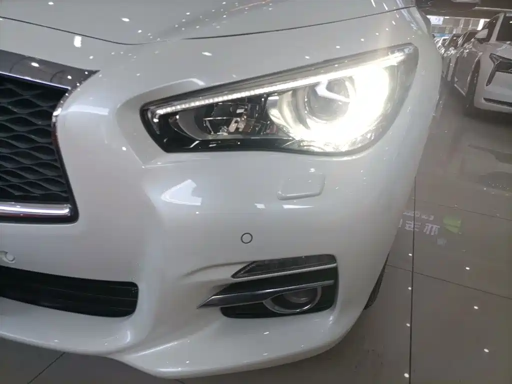 Infiniti Q50L 2015 — фото 25