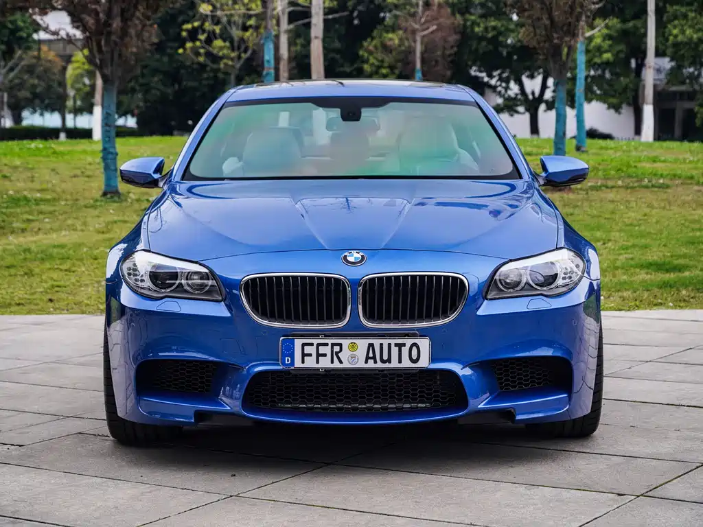 BMW M5 2012 — фото 2