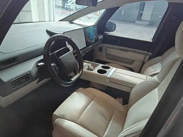 Li Auto MEGA 2024