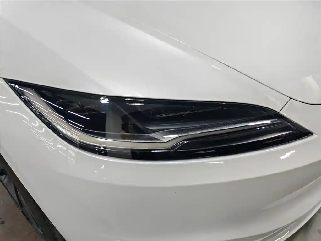 Tesla Model 3 2025 — фото 14