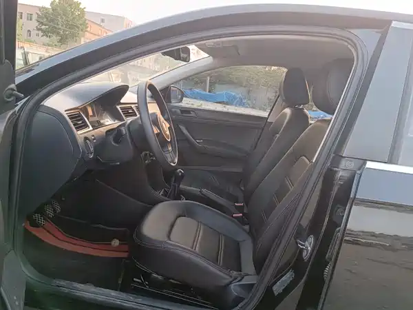 Volkswagen Santana 2013