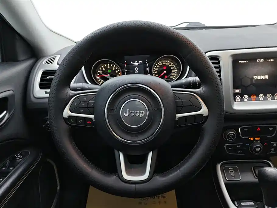 Jeep Compass 2020 — фото 15