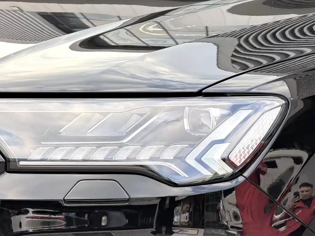 Audi Q7 2023 — фото 12