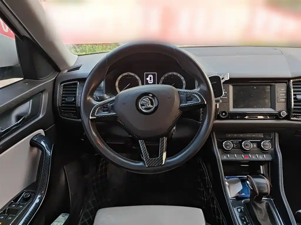 Skoda Kodiaq 2017 — фото 11