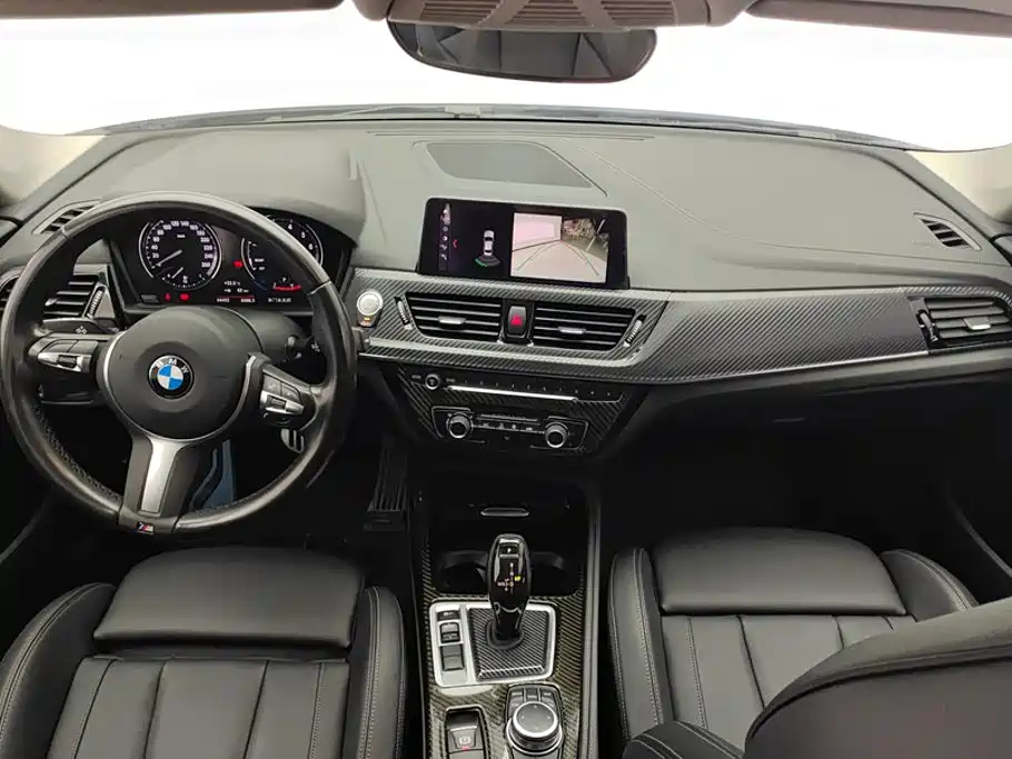 BMW 1 Series 2021 — фото 12