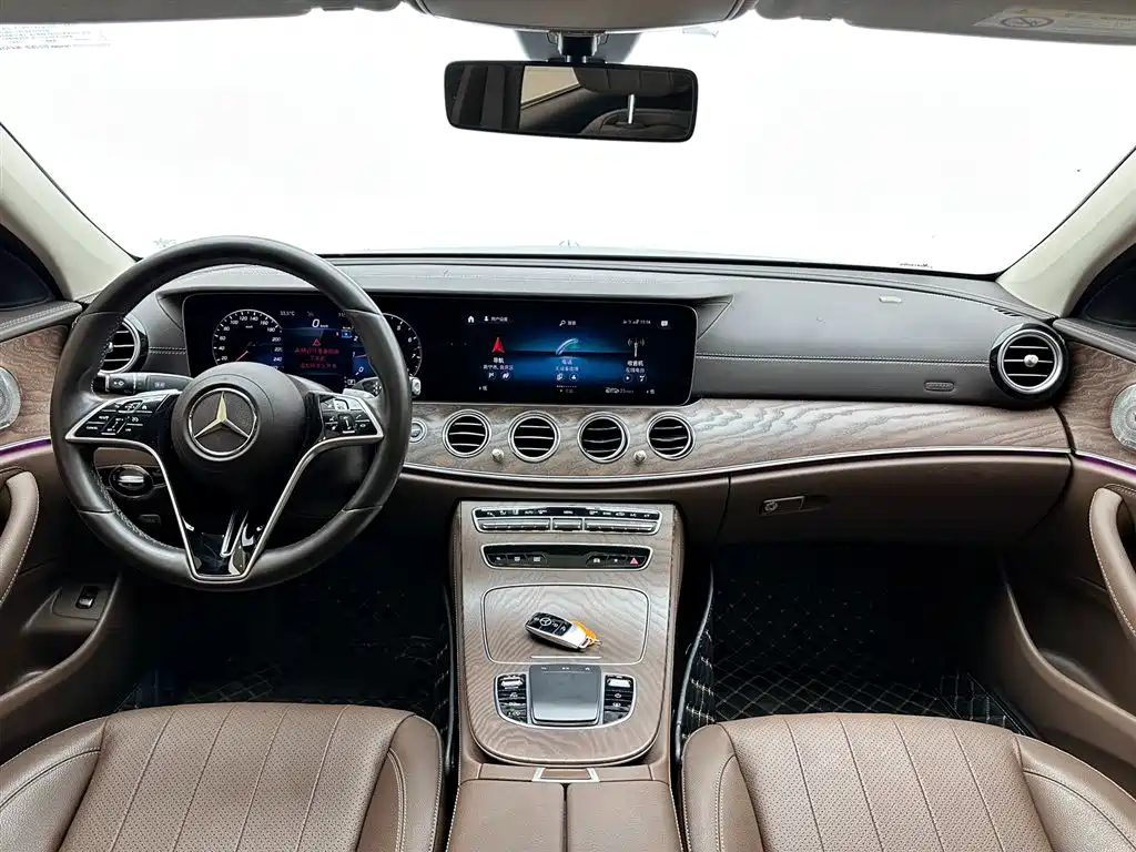 Mercedes-Benz E-Class 2023 — фото 10