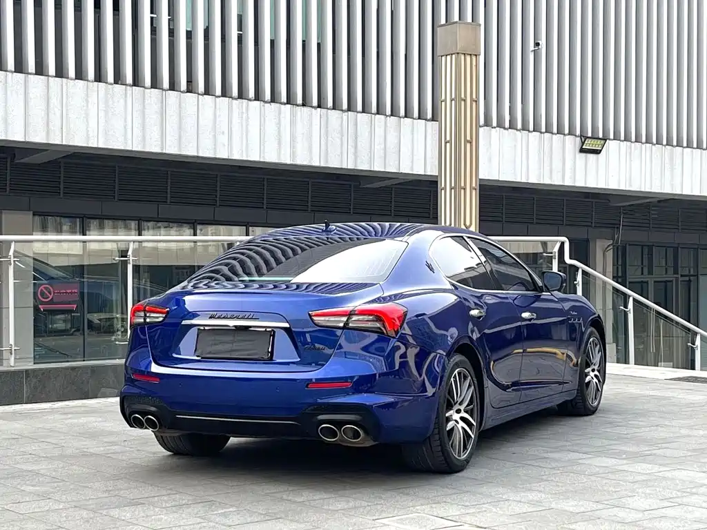 Maserati Ghibli 2021 — фото 8