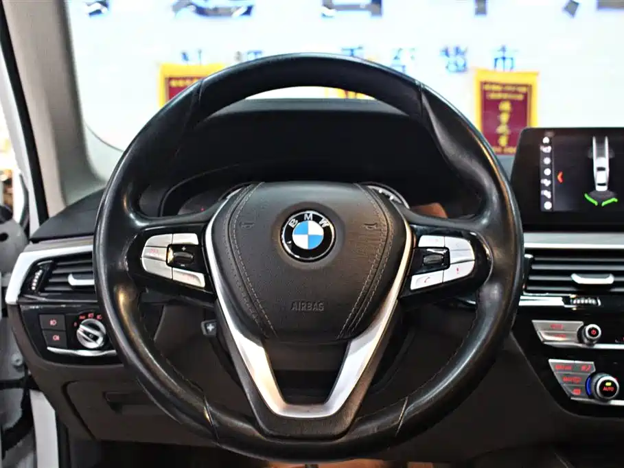 BMW 5 Series New Energy 2018 — фото 5