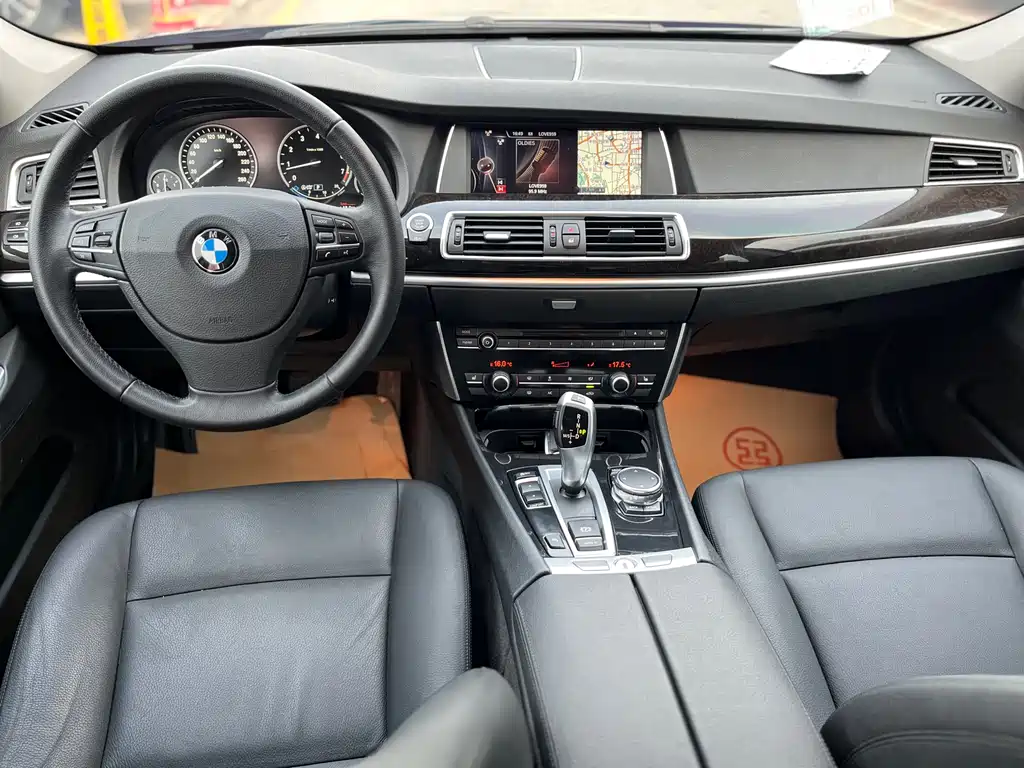 BMW 5 Series GT 2015 — фото 16