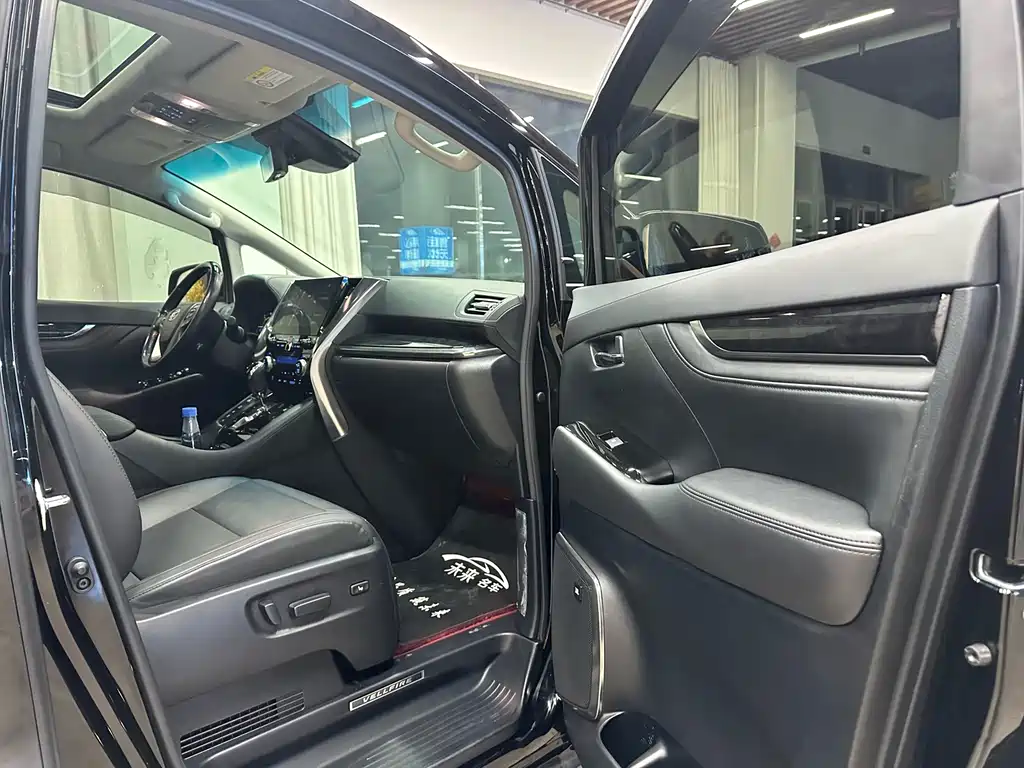 Toyota Vellfire 2021 — фото 7