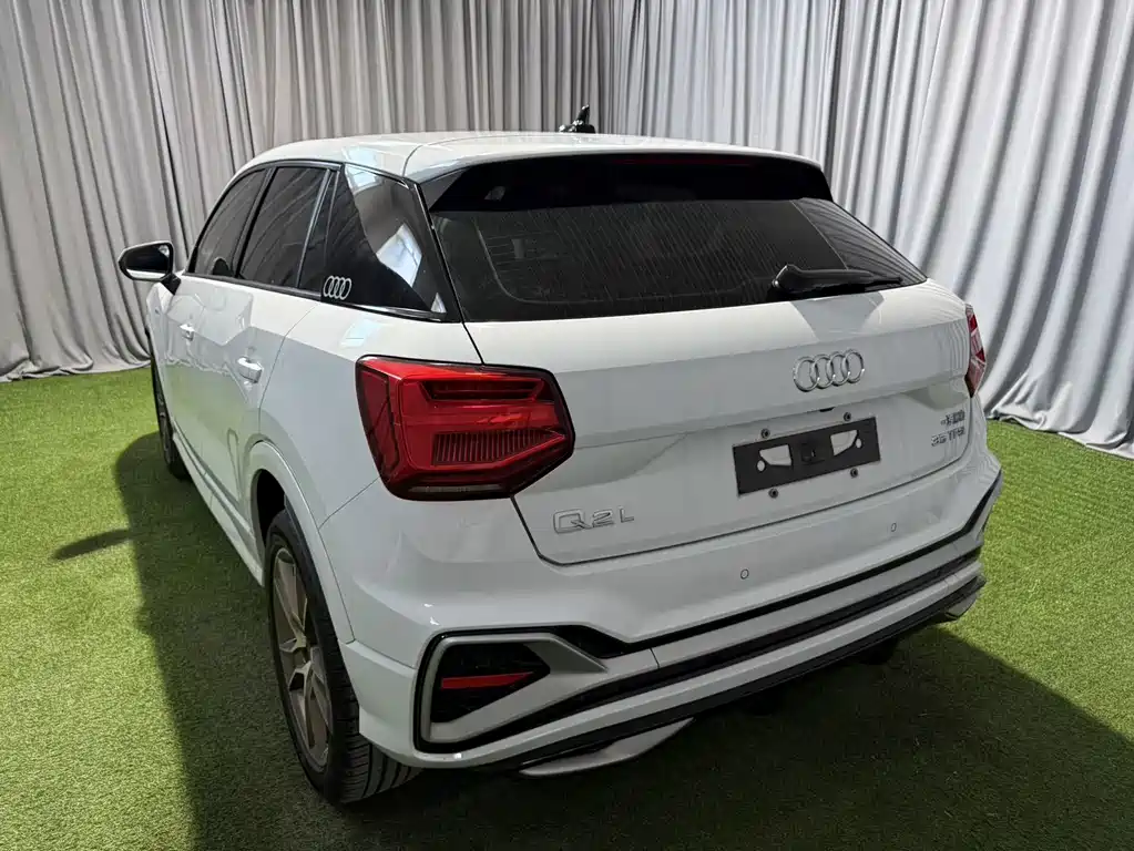 Audi Q2L 2022