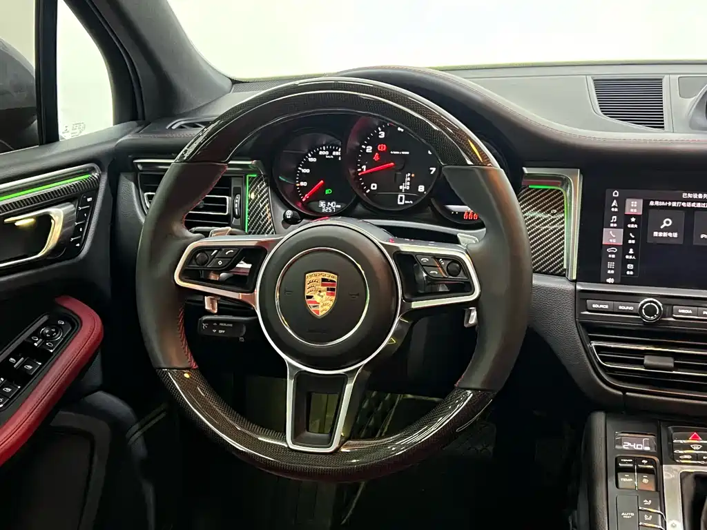 Porsche Macan 2019 — фото 14