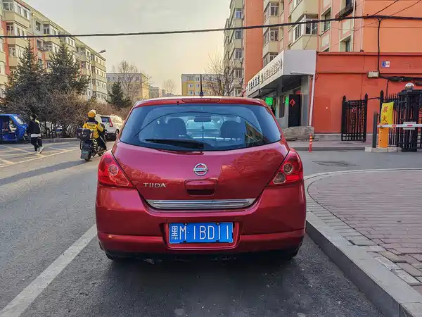 Nissan Tiida 2005