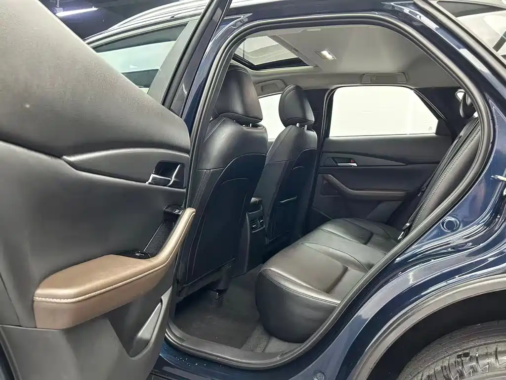 Mazda CX-30 2021 — фото 18