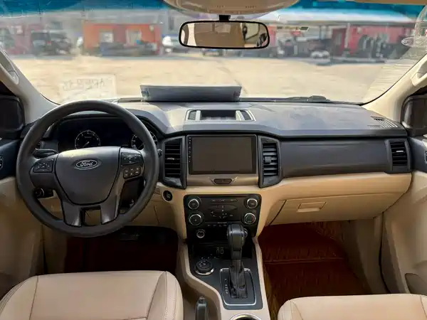 Ford Everest 2021
