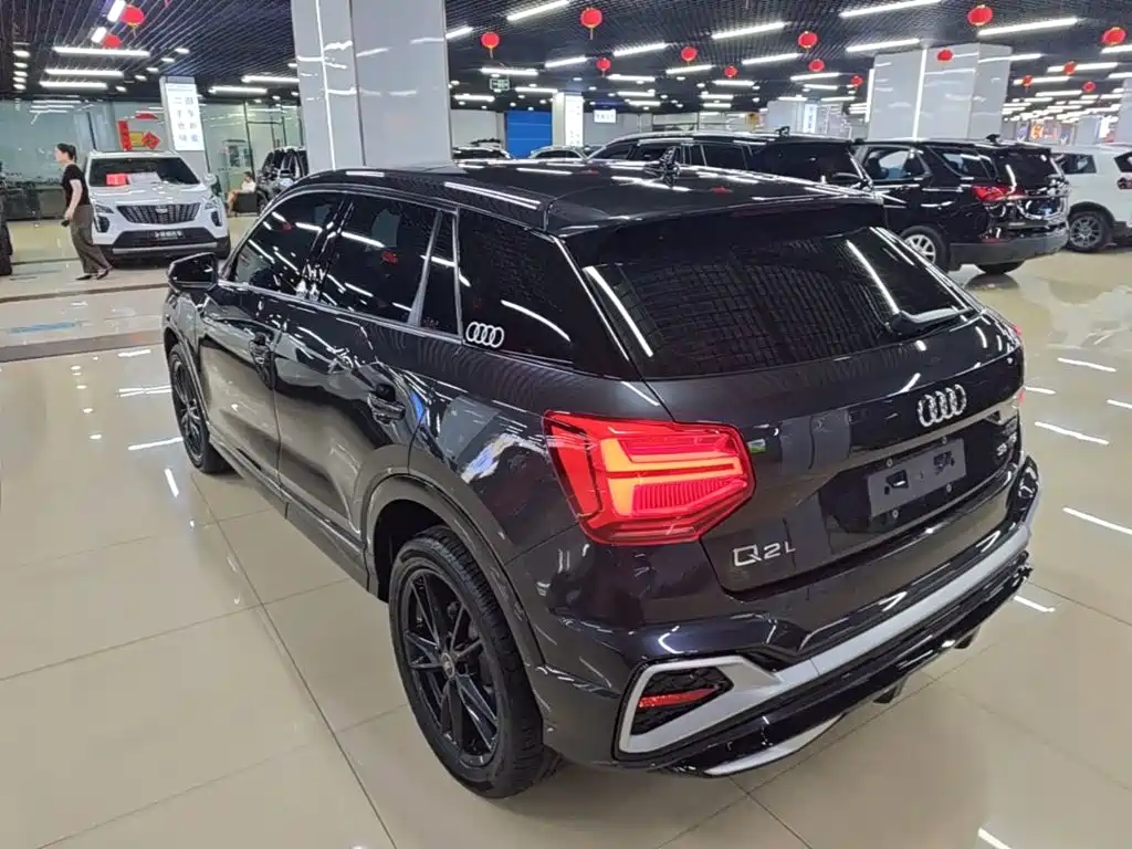 Audi Q2L 2024