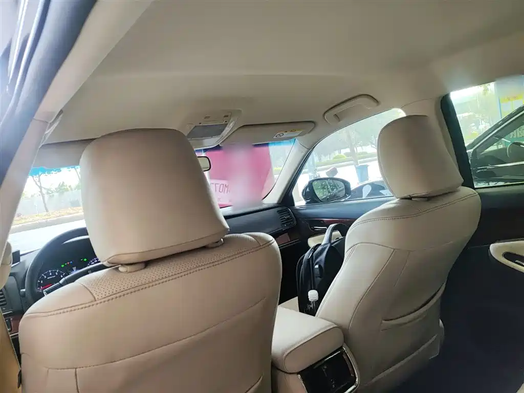 Toyota Crown 2017 — фото 14