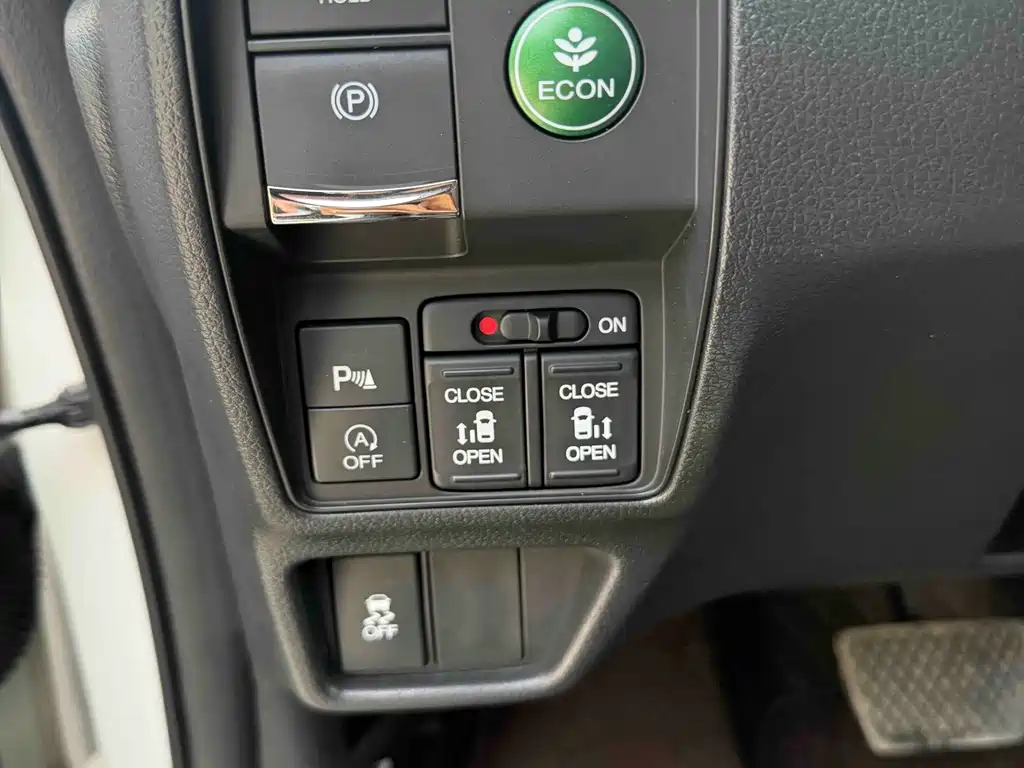 Honda Elysion 2018 — фото 13