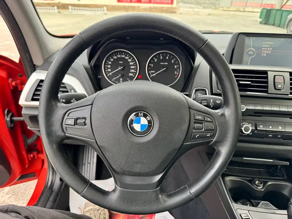 BMW 1 Series 2013 — фото 12