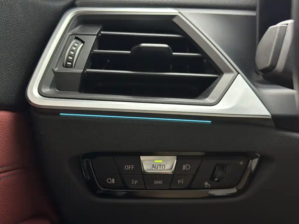 BMW 3 Series 2023 — фото 15