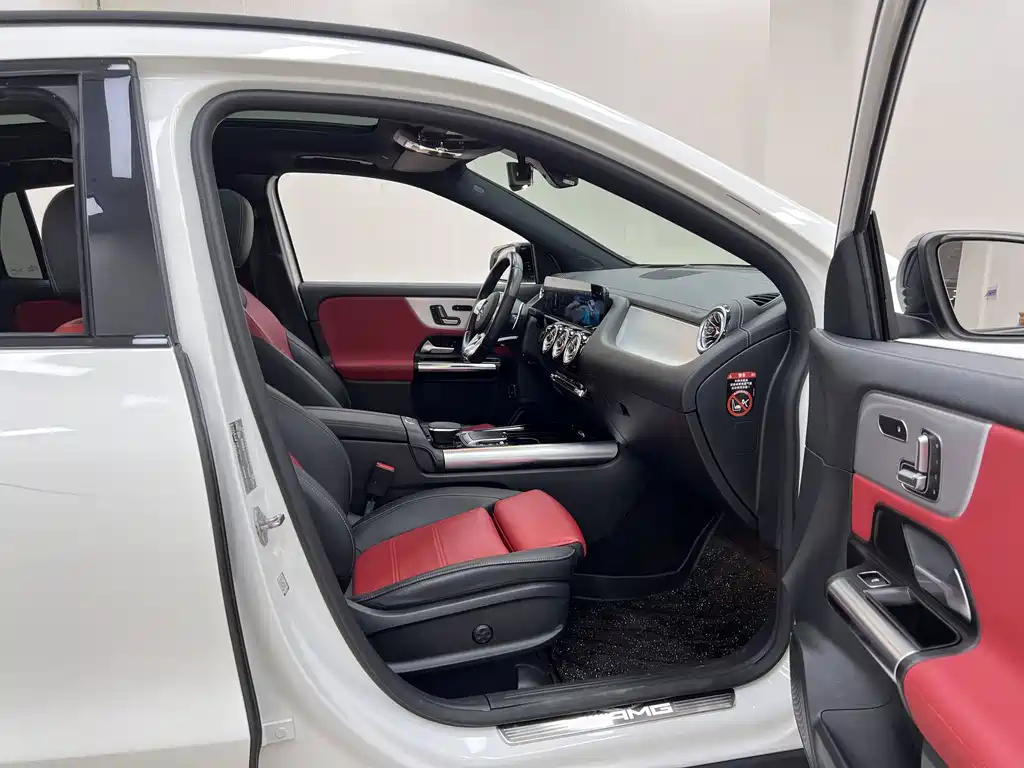 Mercedes-Benz GLA AMG 2022 — фото 33