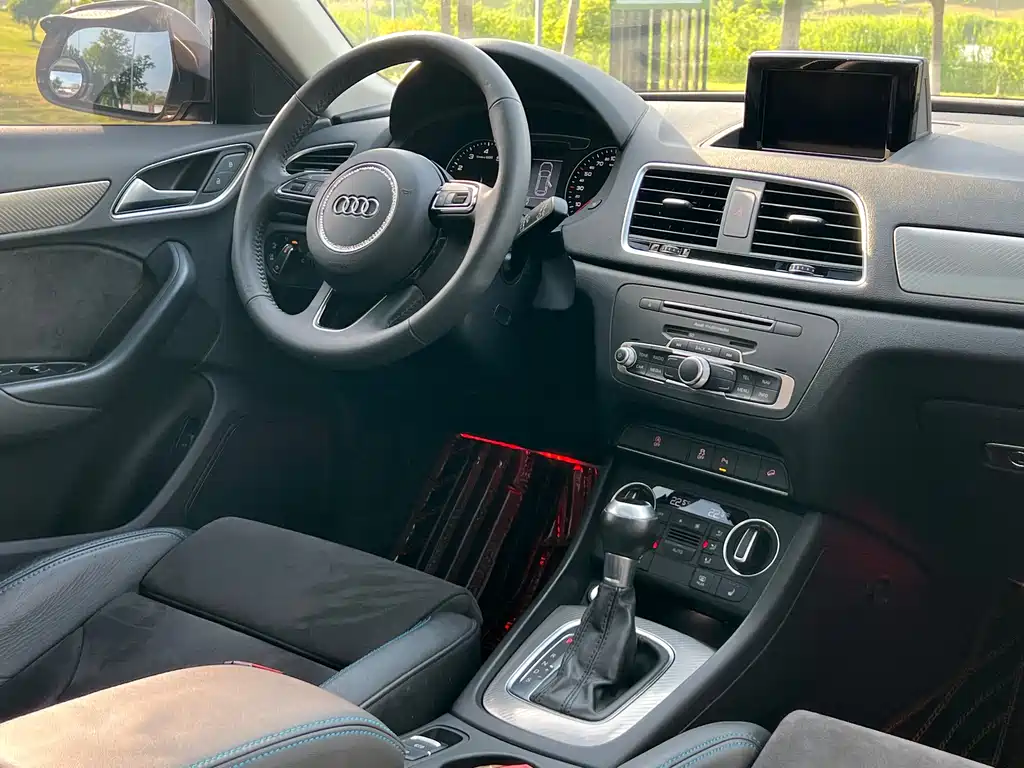 Audi Q3 2018 — фото 15