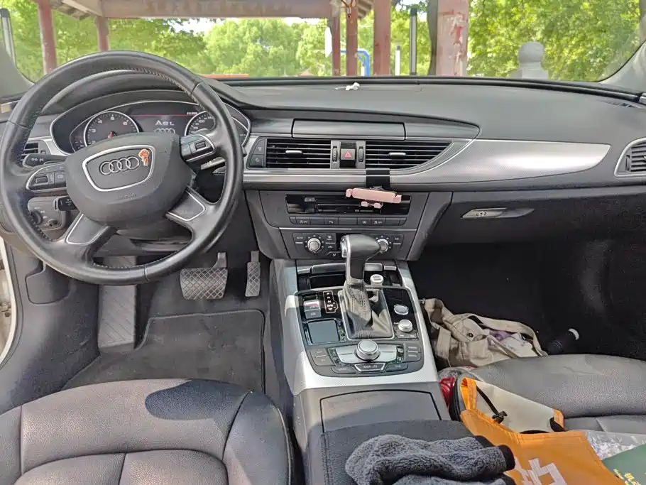 Audi A6L 2015 — фото 12