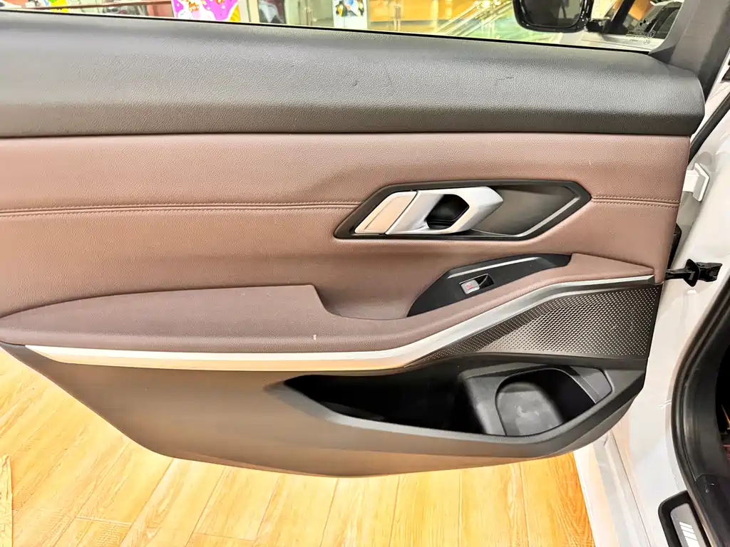 BMW 3 Series 2021 — фото 14
