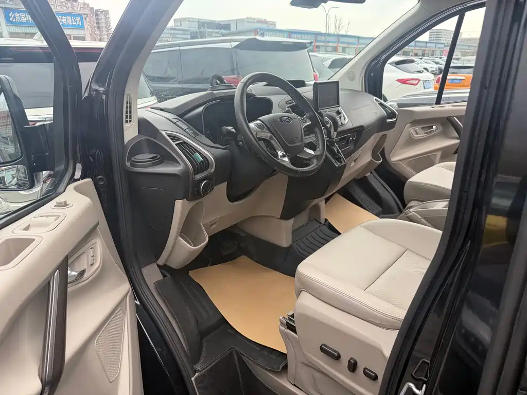 Ford Tourneo 2018 — фото 10